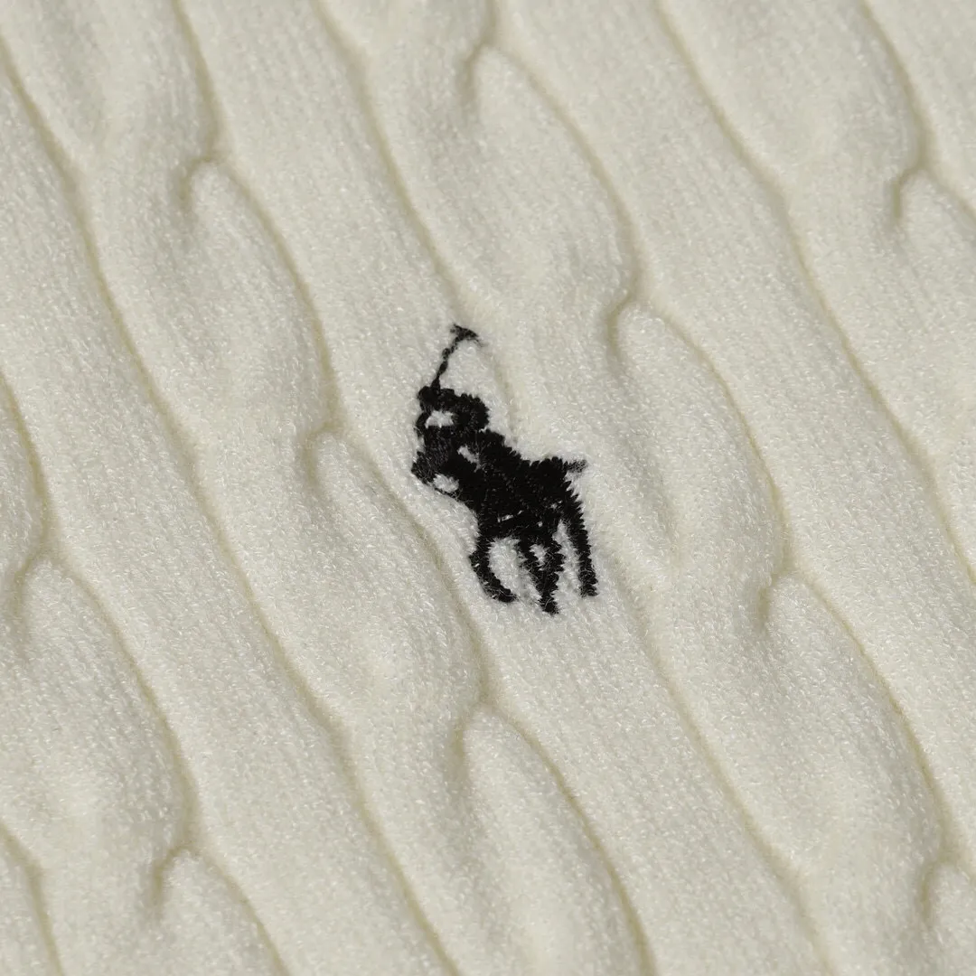P186 Style No.: 601 -Ralph Lauren RL classic war horse logo embroidered pullover long-sleeved sweater on the chest -The item is made of custom-dyed and custom-spun yarn, purchased from the original version. A full set of customized accessories. Details determine success or failure. Heavy new autumn and winter product. High weight. Soft and delicate. The upper body effect is very nice. Loose fit. Women's model. -Color: white, gray, navy blue, red, khaki, blue, pink. -Sizes: S / M/ Ｌ S size 80-100 jins, M size 100-120 jins, Large size 120-135 jins